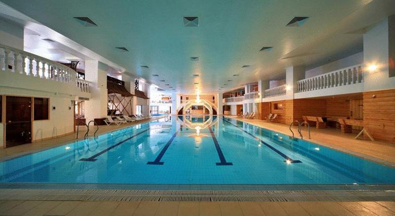 Royal Medical Cezar Hotel Truskavets Bagian luar foto