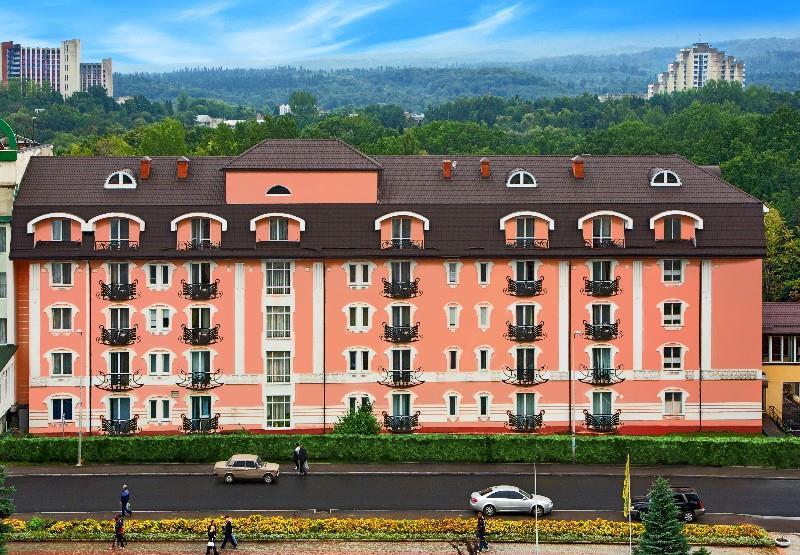 Royal Medical Cezar Hotel Truskavets Bagian luar foto
