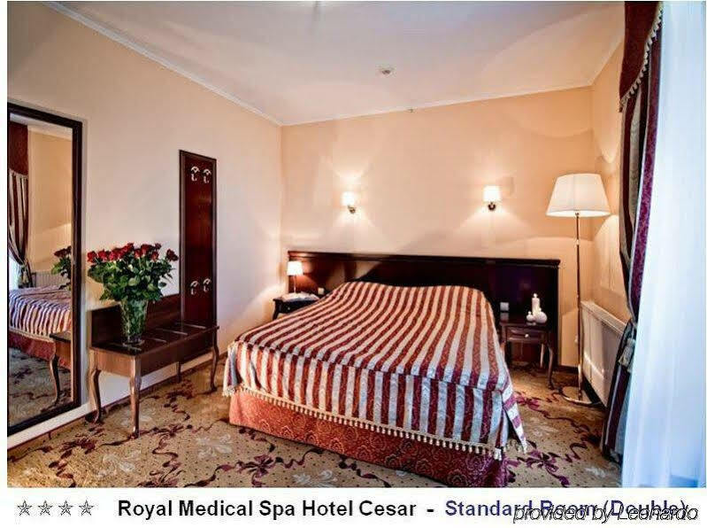 Royal Medical Cezar Hotel Truskavets Bagian luar foto